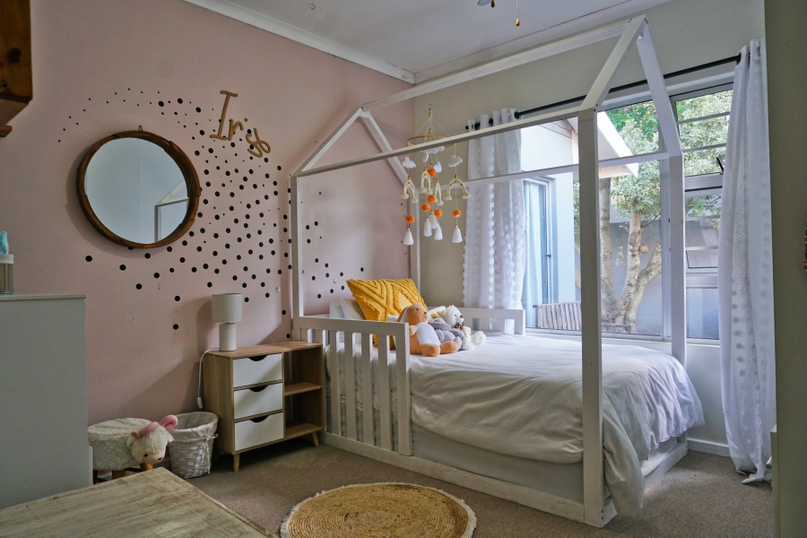 5 Bedroom Property for Sale in Sunrise On Sea Eastern Cape